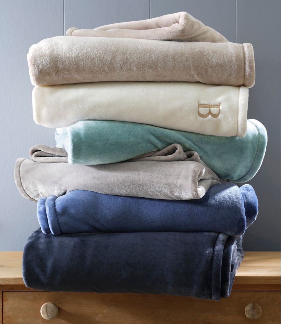 L.L.BeanWicked Cozy Blanket