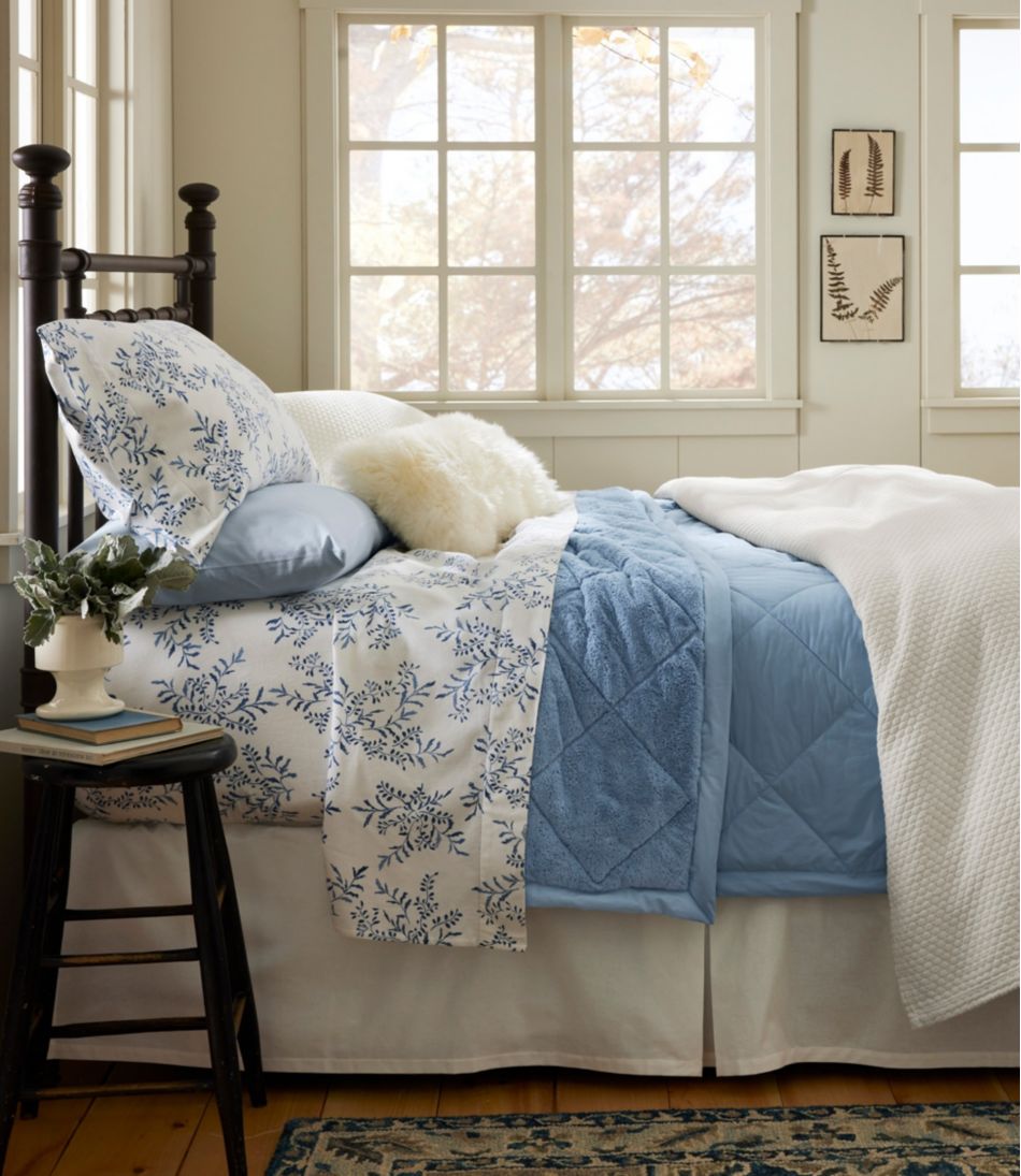 L.L.BeanUltraplush Primaloft Blanket