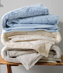 L.L.BeanUltraplush PrimaLoft Throw