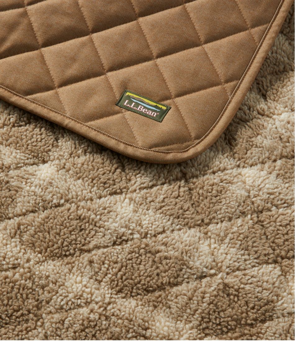 L.L.BeanRugged Quilted Dog Blanket