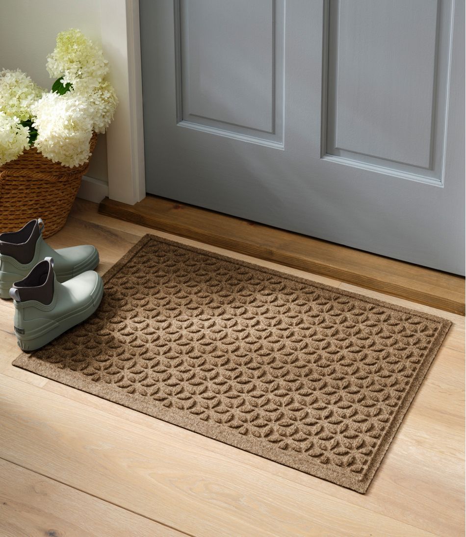 L.L.BeanHeavyweight Recycled Waterhog Doormat, Blooming Circles