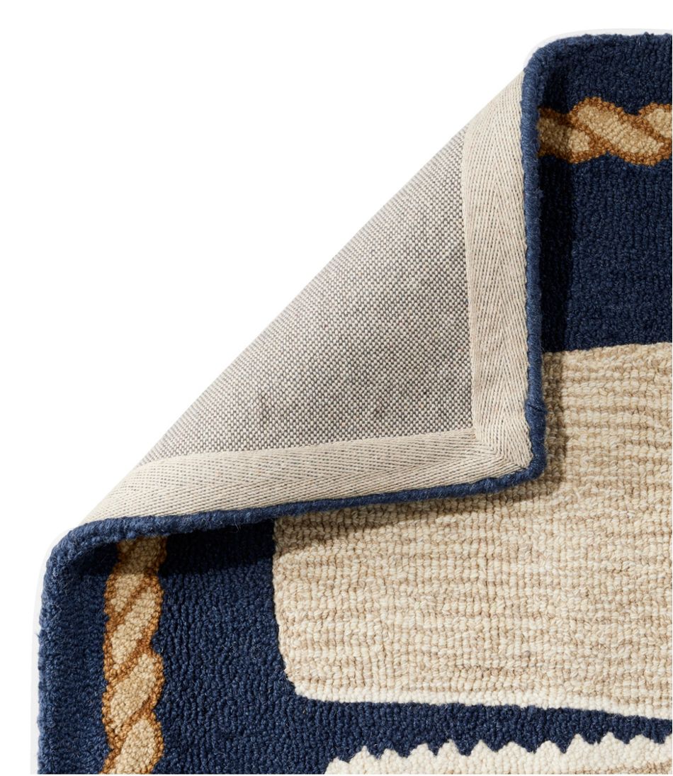 L.L.BeanWool Hooked Novelty Runner, Whale