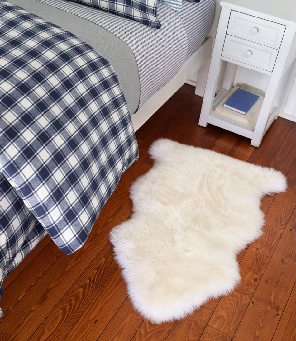 L.L.BeanSingle Sheepskin Rug