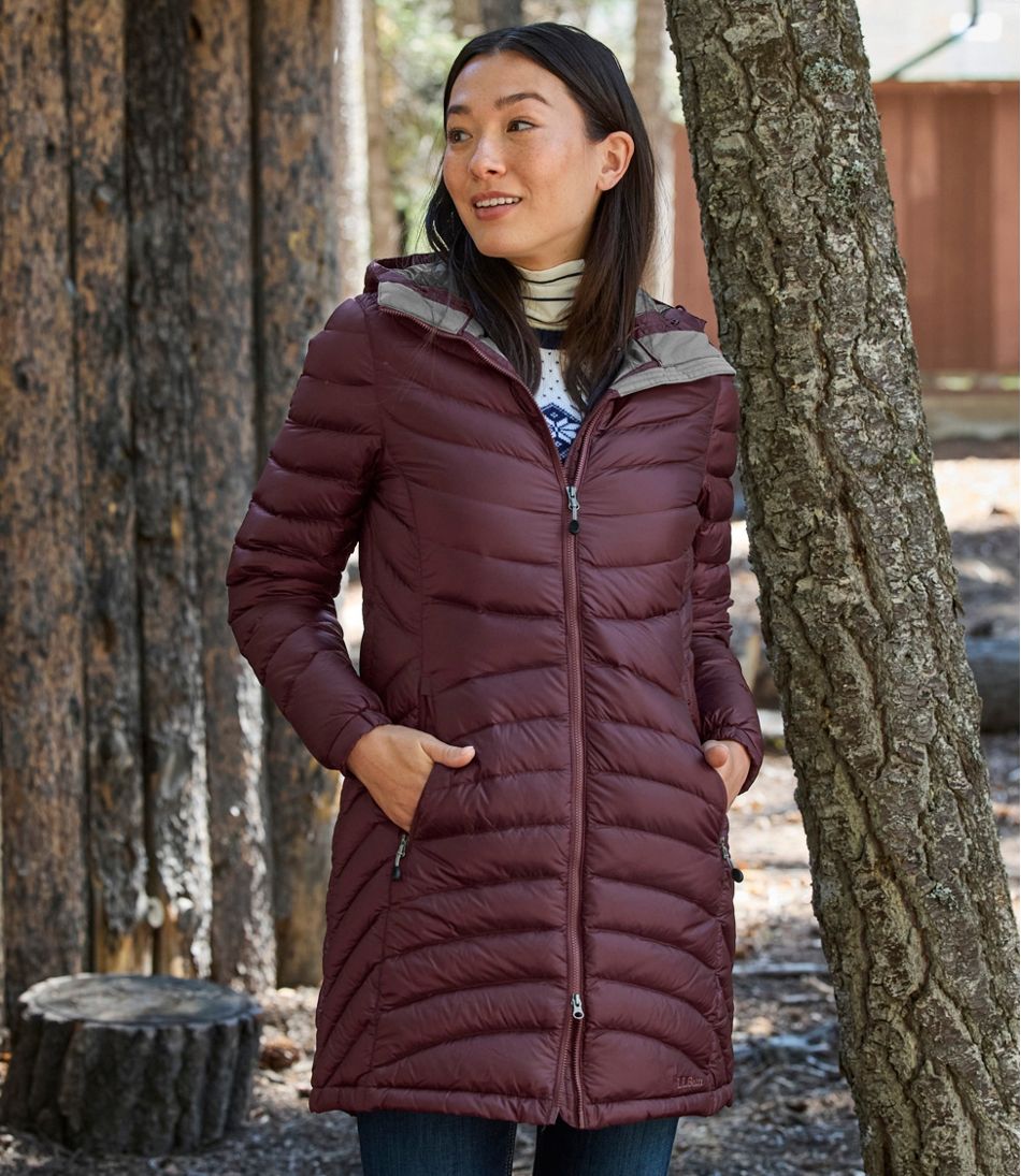L.L.BeanWomen's Ultralight 850 Down Hooded Coat, Three-Quarter Length