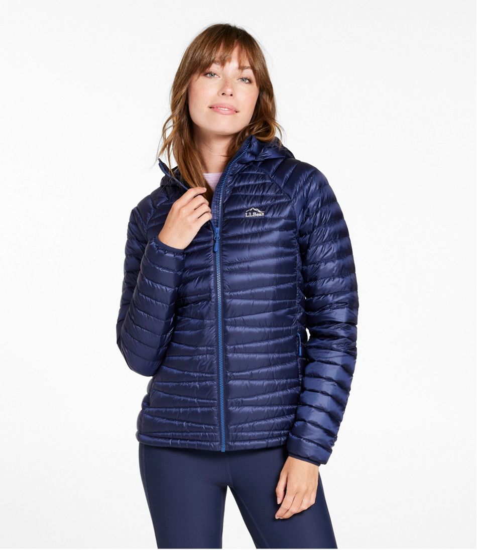 L.L.BeanWomen's Ultralight 850 Down Hooded Sweater